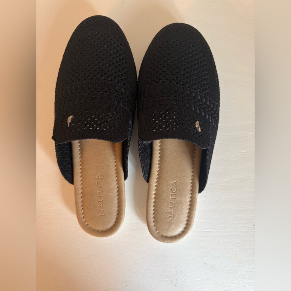 Nautica Women's Black Knit sandals size 8